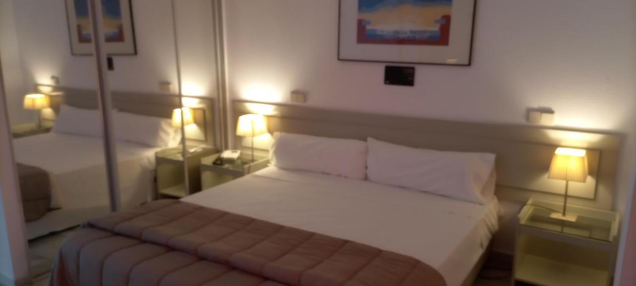 Hospedium Hotel Apartamentos Simon Verde Mairena del Aljarafe Ngoại thất bức ảnh