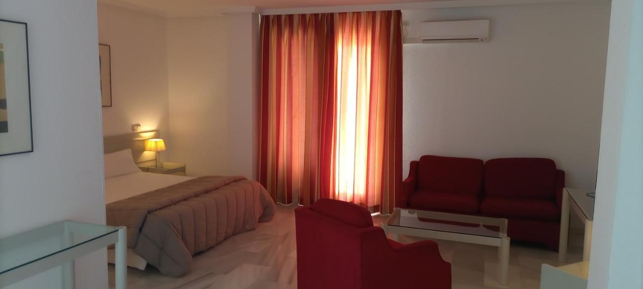 Hospedium Hotel Apartamentos Simon Verde Mairena del Aljarafe Ngoại thất bức ảnh