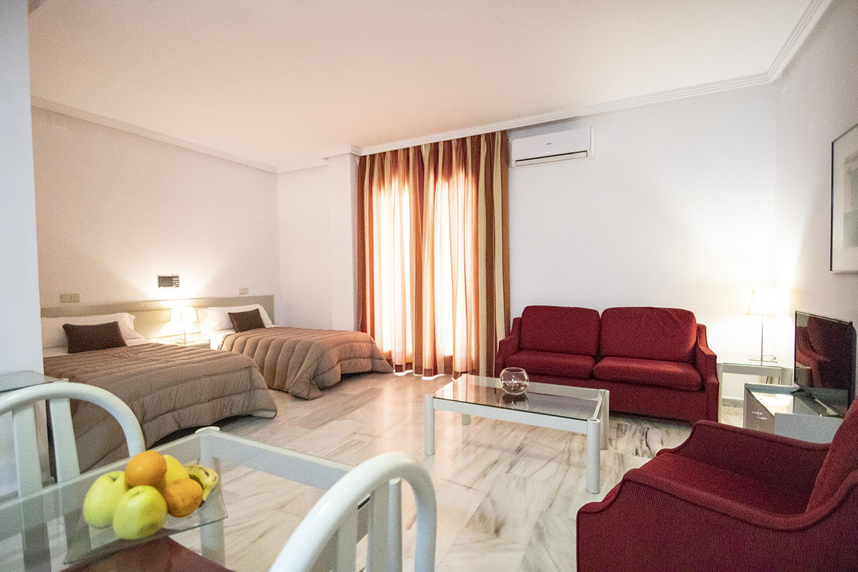 Hospedium Hotel Apartamentos Simon Verde Mairena del Aljarafe Ngoại thất bức ảnh
