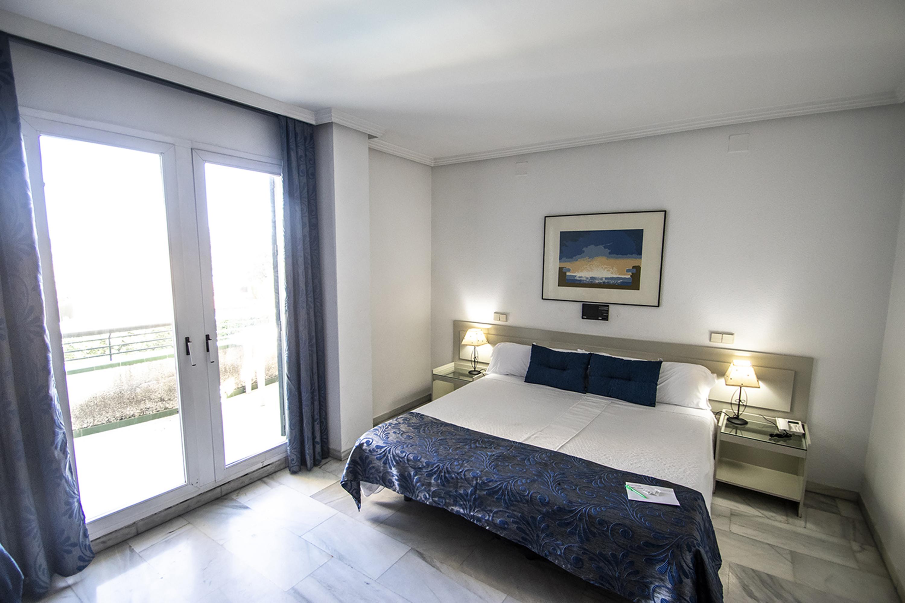 Hospedium Hotel Apartamentos Simon Verde Mairena del Aljarafe Ngoại thất bức ảnh