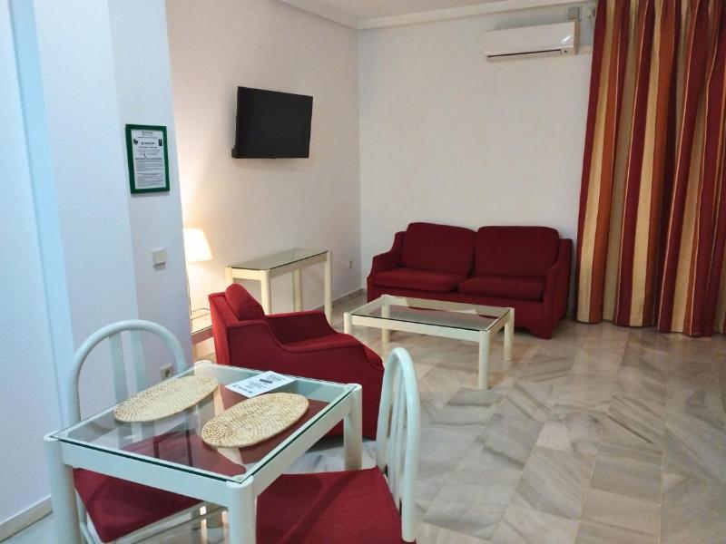 Hospedium Hotel Apartamentos Simon Verde Mairena del Aljarafe Ngoại thất bức ảnh
