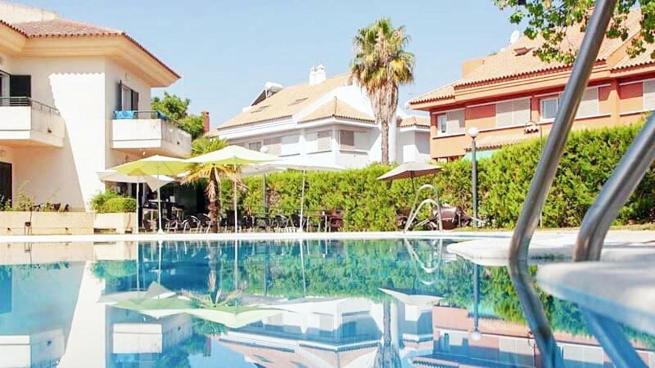 Hospedium Hotel Apartamentos Simon Verde Mairena del Aljarafe Ngoại thất bức ảnh