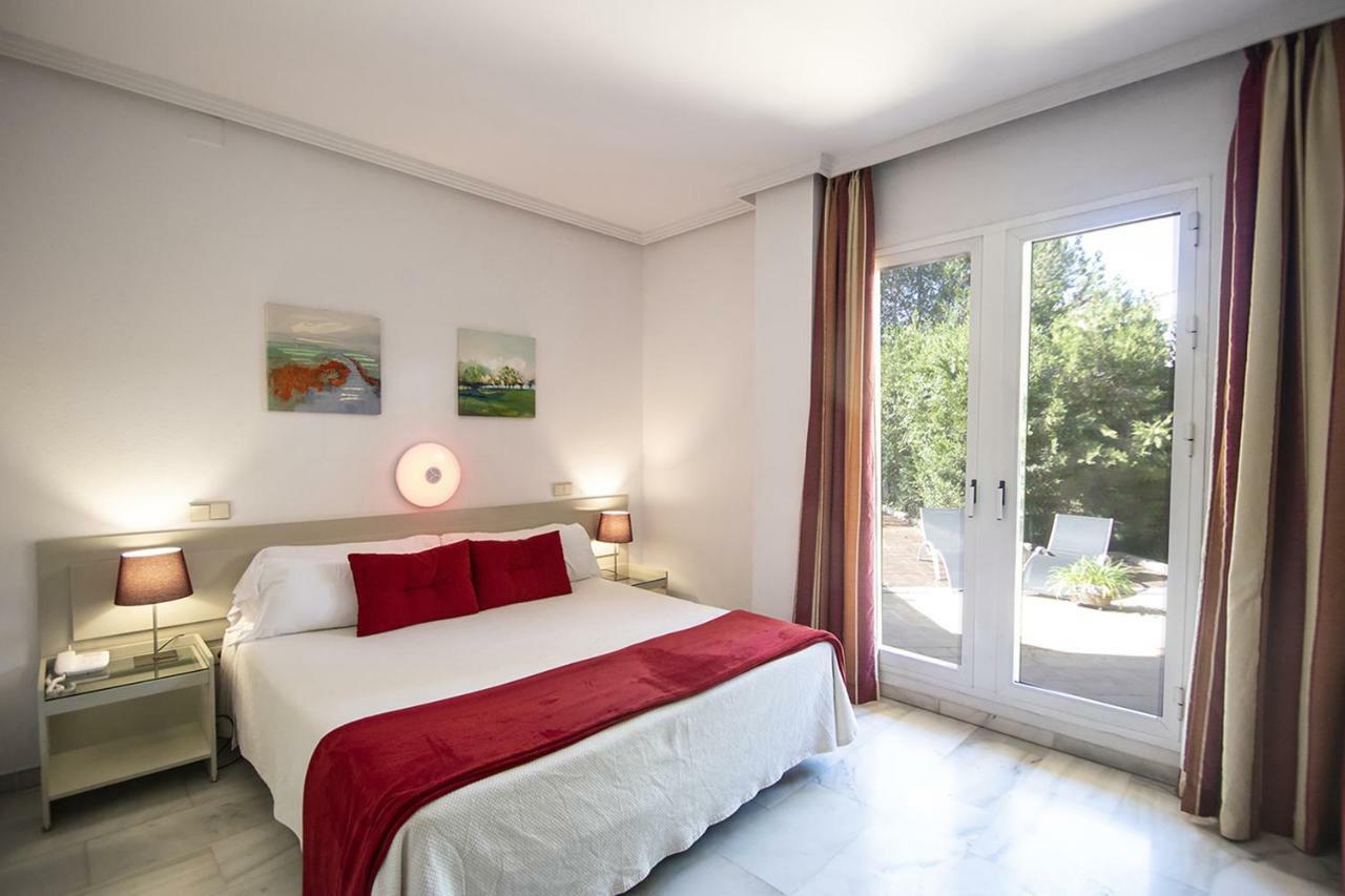 Hospedium Hotel Apartamentos Simon Verde Mairena del Aljarafe Ngoại thất bức ảnh